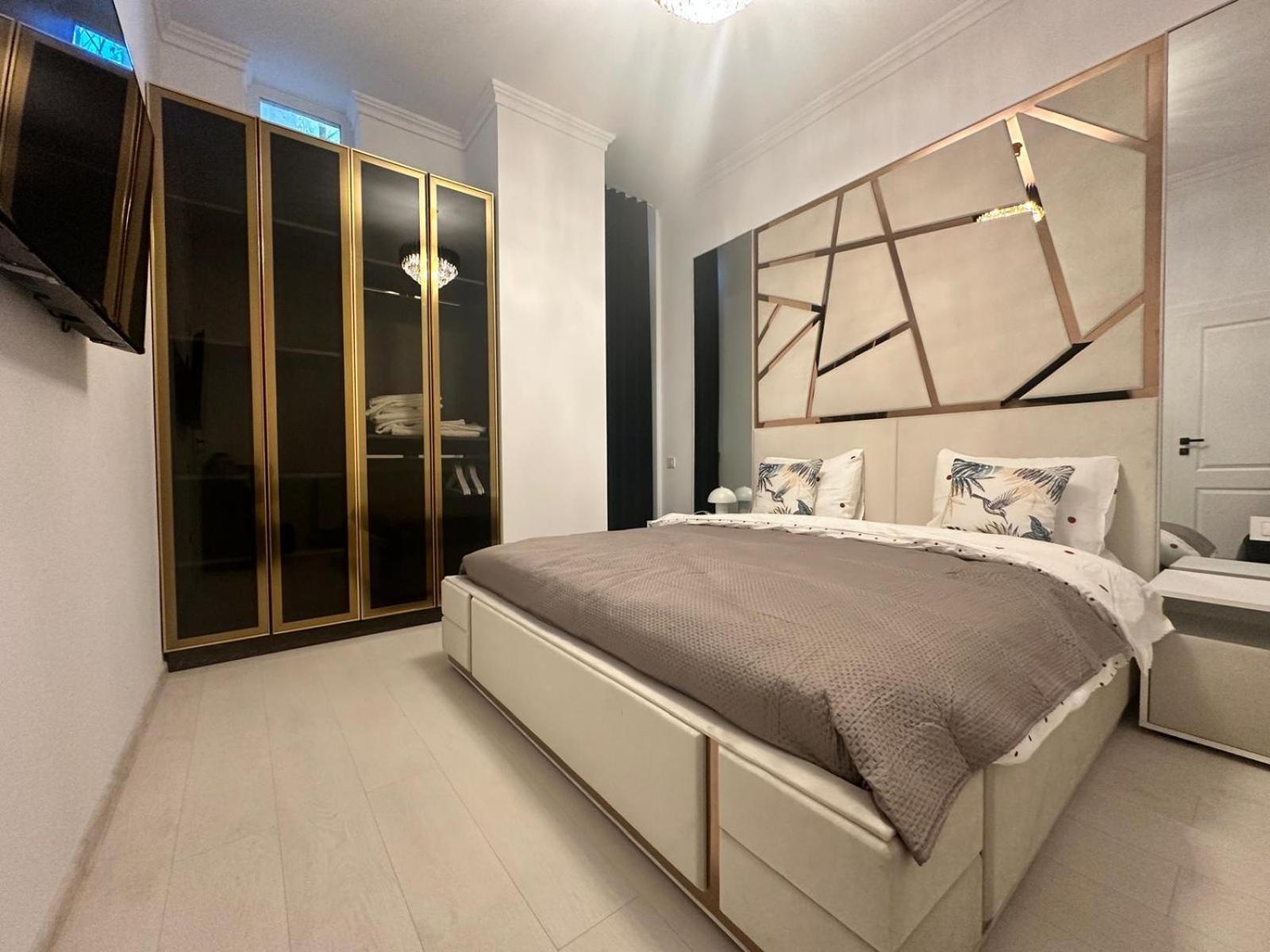 Glamorous One Apartment Brăila Екстериор снимка